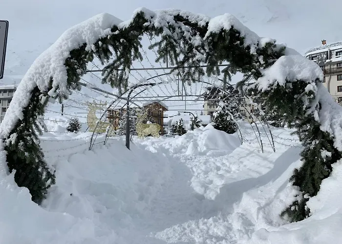 Charme A Cervinia Downtown In-ski Out Apartment *