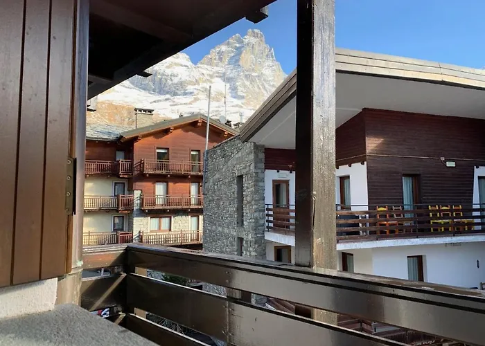 Charme A Cervinia Downtown In-ski Out Apartment