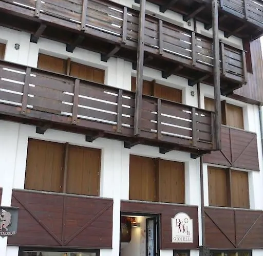 Apartment Charme A Cervinia Downtown In-ski Out *